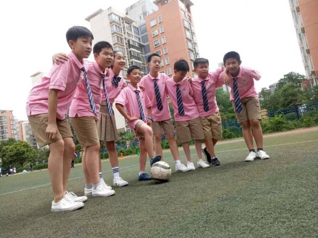 創(chuàng)意畢業(yè)照大集合!來學學拍照的正確姿勢丨六一特別策劃