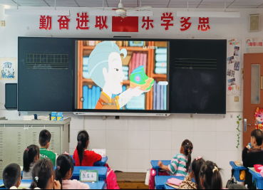 濰坊市實驗小學 重陽雅韻涵千古 校園孝風潤萬心