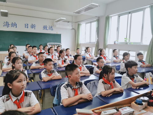 匯聚國防力量 青島市市南區實驗小學 慧創城 紅色開城第一課