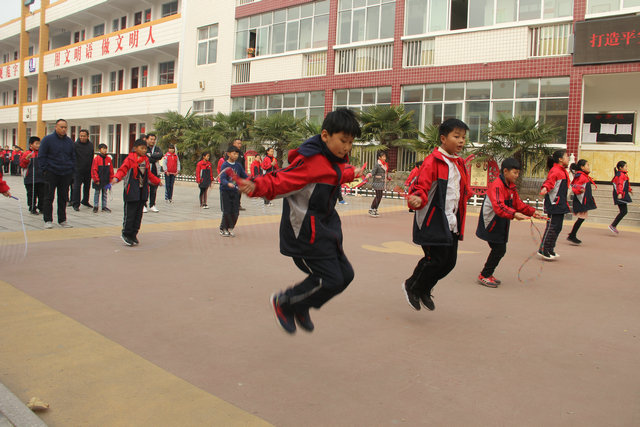民權縣實驗小學舉行跳繩比賽活動