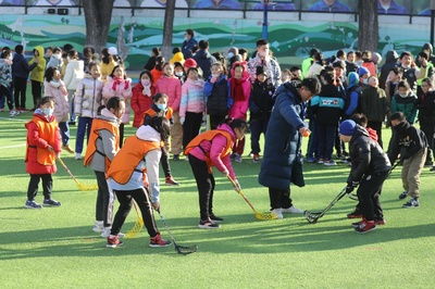 “喜迎冬奧盛會 感受冰雪文化”--北京師范大學(xué)實驗小學(xué)舉辦迎冬奧冰雪嘉年華活動