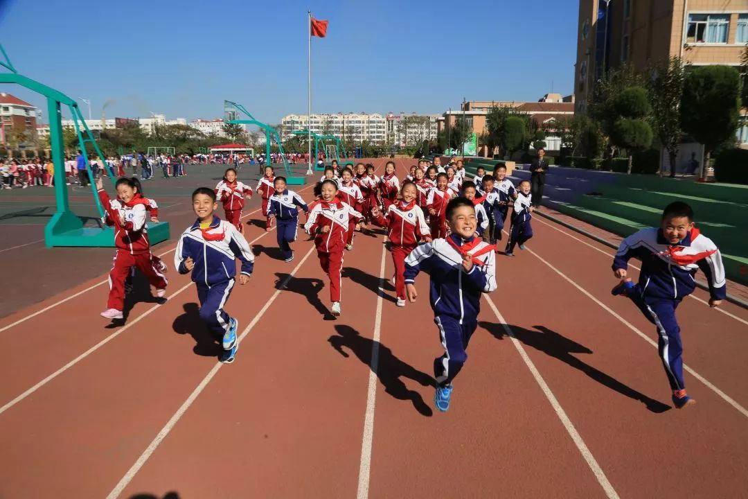 @所有學(xué)生 精彩課間齊運動,激情燃燒卡路里