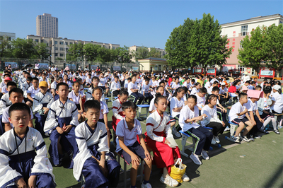 青春不散場 夢想正起航 萊蕪第二實驗小學舉行2018級畢業典禮