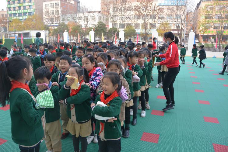 伊川縣新區實驗小學消防安全疏散演練