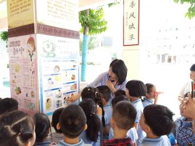 實驗小學積極響應，市教育局部署開展近視防控宣傳教育月活動